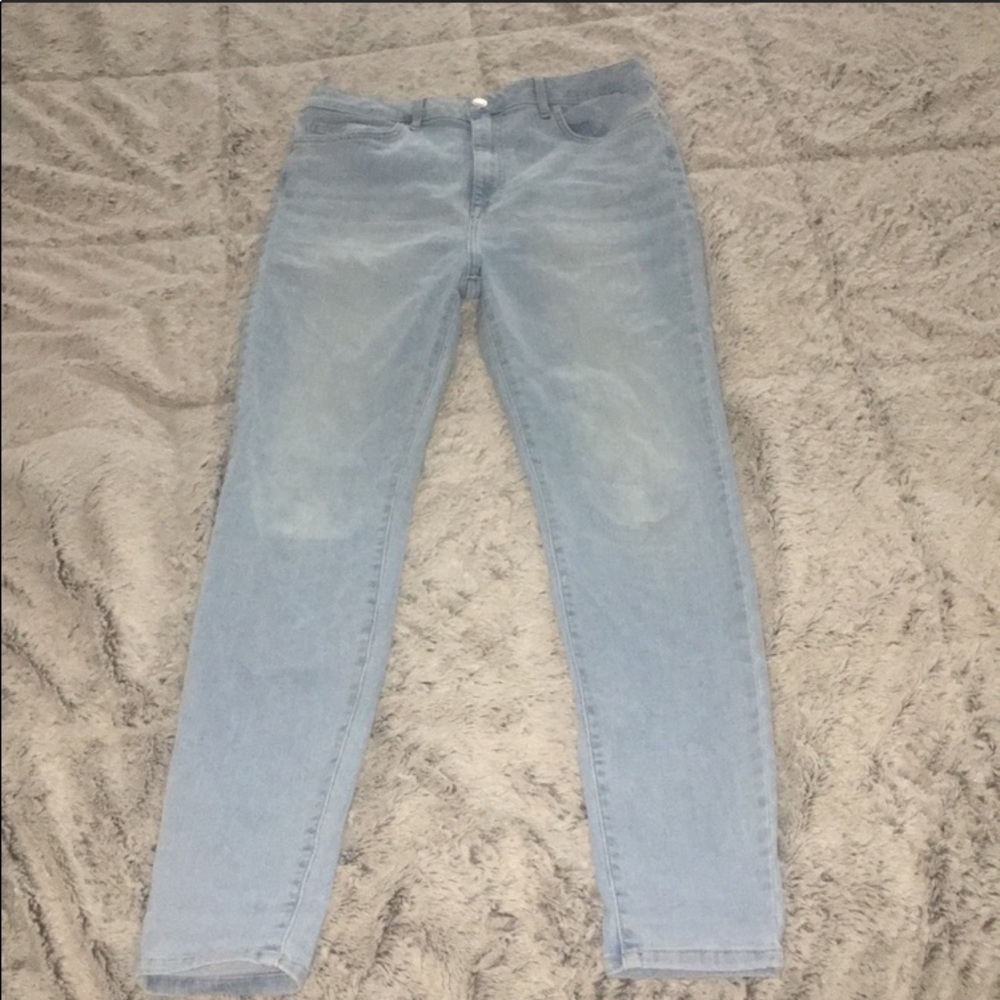 Women’s Light wash High rise jeans